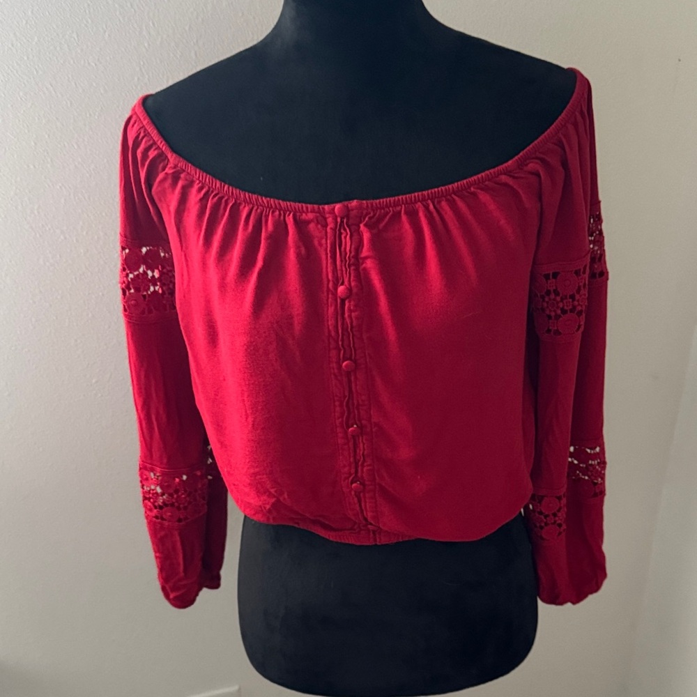 GUESS‎ Red Off-Shoulder Women's cropped Top eyelet trim Sz M